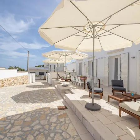 B&bleucaineout Bed & Breakfast Santa Maria di Leuca