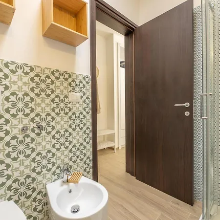 Bed & Breakfast B&bleucaineout 4*