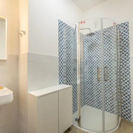 Bed & Breakfast B&bleucaineout 4*