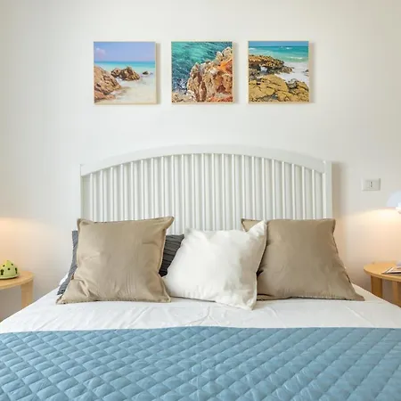 Bed & Breakfast B&bleucaineout 4*