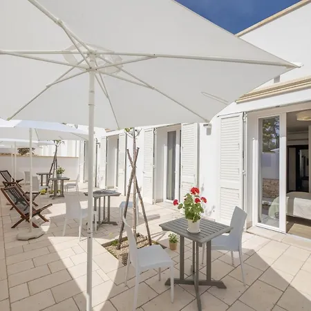 B&bleucaineout Bed & Breakfast