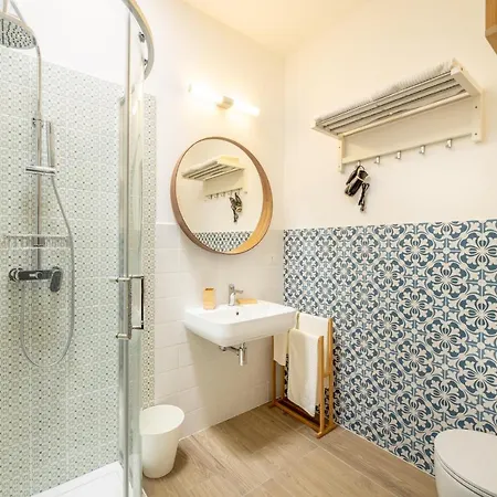 Bed & Breakfast B&bleucaineout 4*