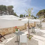 B&B B&bleucaineout 4*