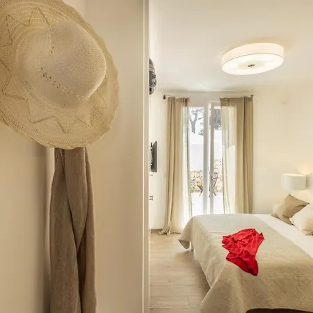 B&bleucaineout Bed & Breakfast Santa Maria di Leuca