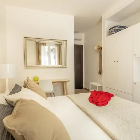 B&bleucaineout Bed & Breakfast *