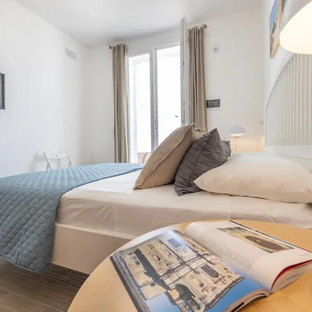 B&bleucaineout Bed & Breakfast Santa Maria di Leuca