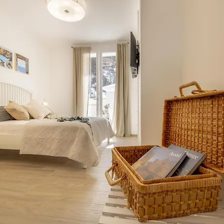 Bed & Breakfast B&bleucaineout *