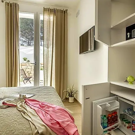 B&bleucaineout Bed & Breakfast 4*