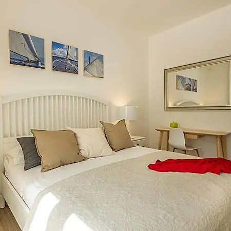 B&bleucaineout Bed & Breakfast