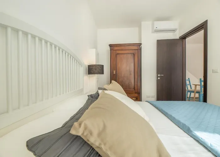 Bed & Breakfast B&bleucaineout